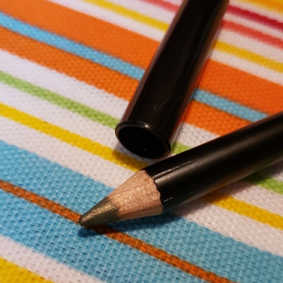 🌺 Eyeliner - Picture 5 of 5